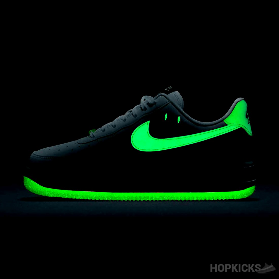 Nike glow in the dark trainers hotsell